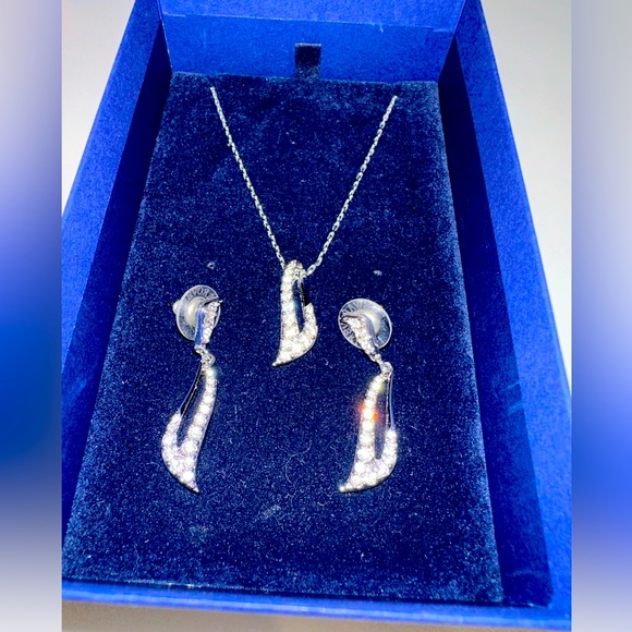 Swarovski necklace with matching earrings - Picture 3 of 3